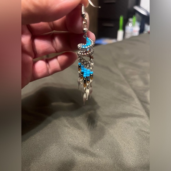 New! Beautiful Silvertone with Turquoise Dreamcatcher Spiral Dangle Earrings - Picture 3 of 3